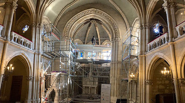 Demontage der Kirchenfenster